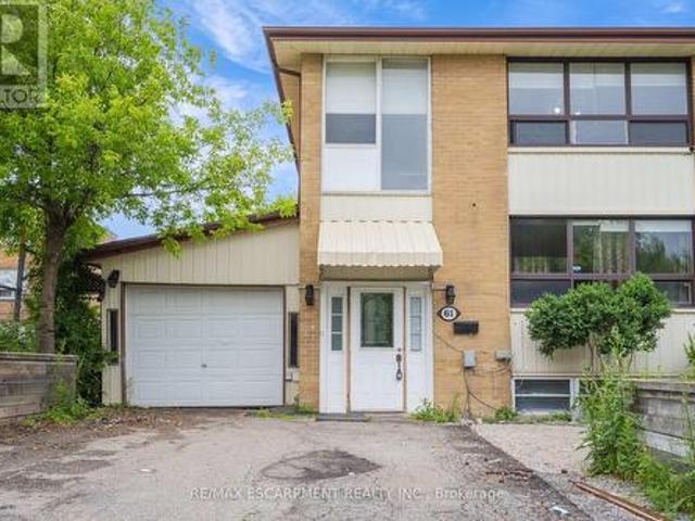 61 Clarence Street, Brampton, ON, L6W 1S4 house for sale | Listing ID W12271 | Royal LePage