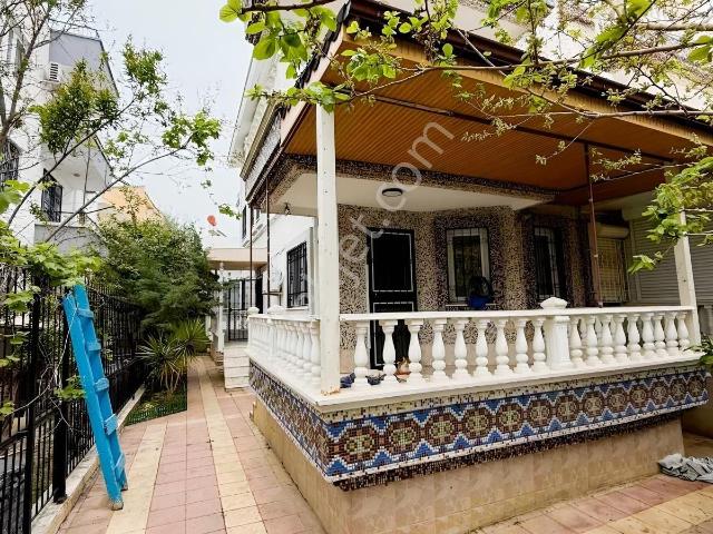 6+1 Geniş Bahçeli Ana Yol Üstü Kiralık Villa