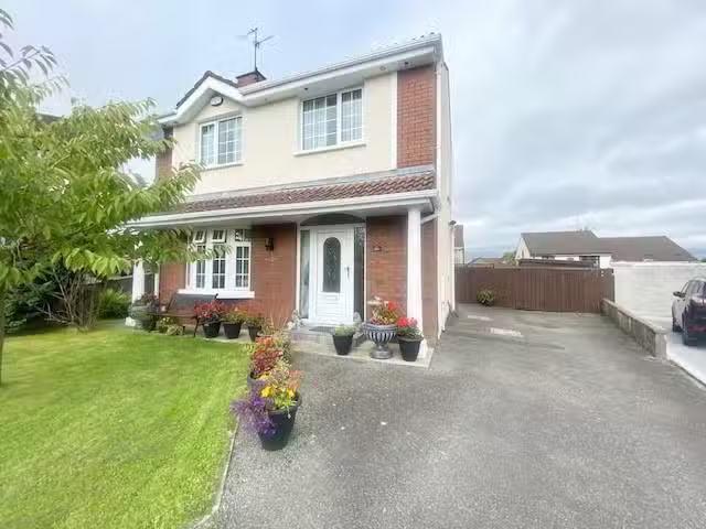 61 Grangemore Park