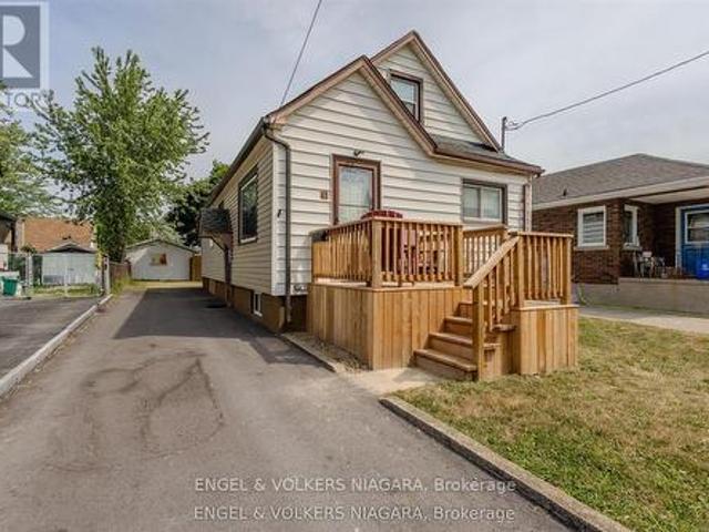 61 Hamilton Street, St. Catharines Western Hill, ON, L2S 1K8 house for sale | Listing ID X13691 | Royal LePage
