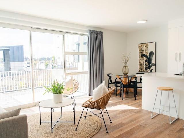 6/1 Karoro Court Hobsonville