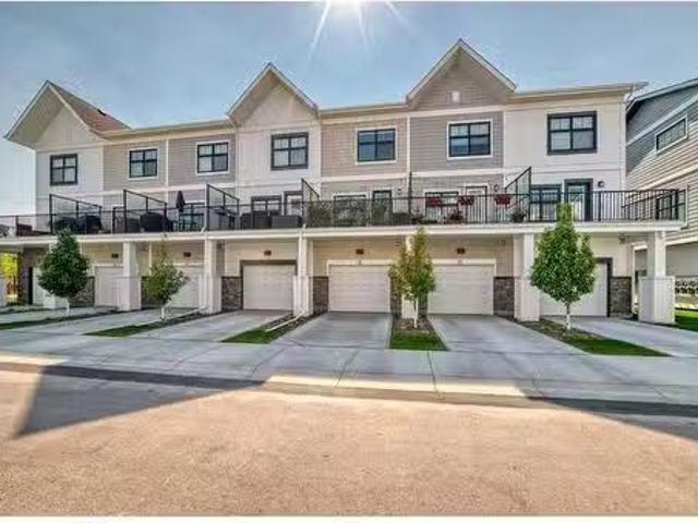 61 Les Jardins Park Se, Calgary, AB, T2C 5V3 townhouse for s.