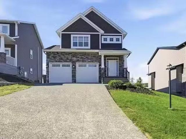 61 Maple Grove Avenue, Timberlea, NS, B3T 0E2 house for sale.