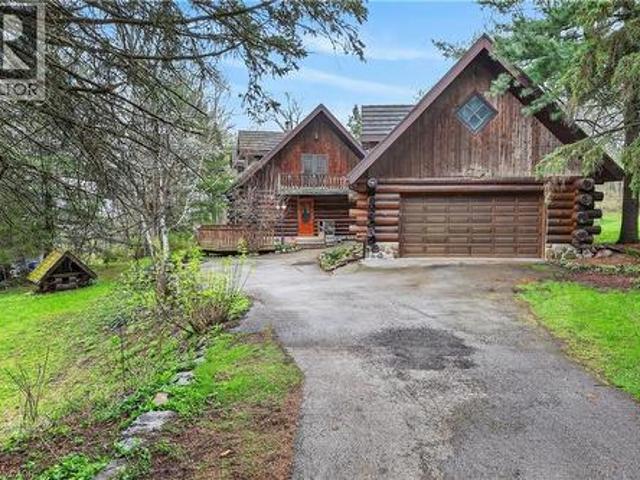 61 Mountain Road, Grimsby, ON, L3M 4E7 house for sale | Listing ID 40824 | Royal LePage