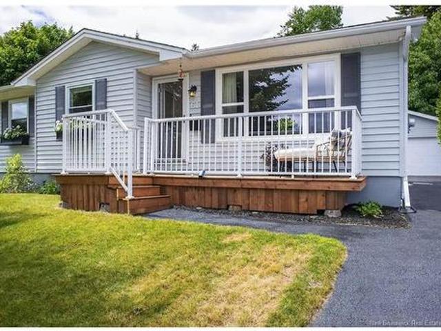 61 Mountfield Cres, Saint John, NB, E2M 5R4 house for sale | Listing ID NB144519 | Royal LePage