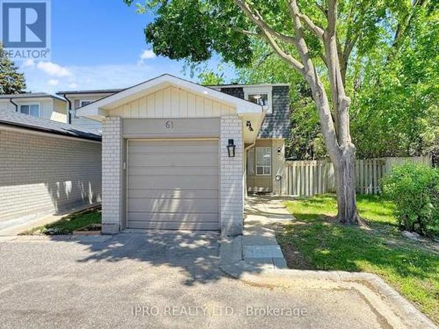 61 Plum Tree Way, Toronto, ON, M2R 3J1 townhouse for sale | Listing ID C12248 | Royal LePage