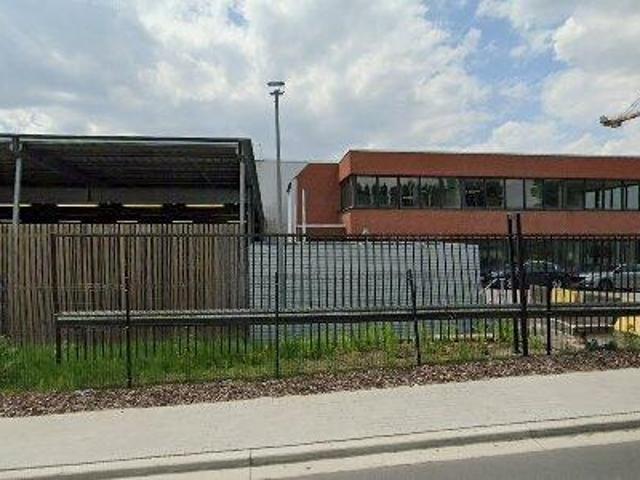 620 m2 office space for rent in Ternat