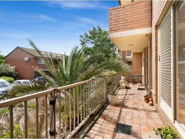 62/1 Ramu Close, Sylvania Waters Apartment for rent Listed by.