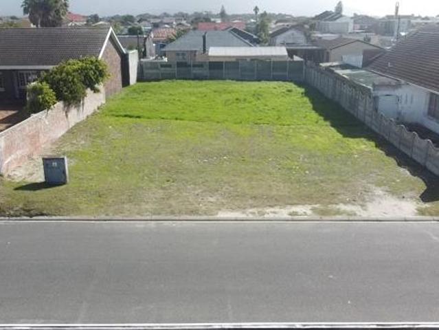 623 m² Land available in Grassy Park