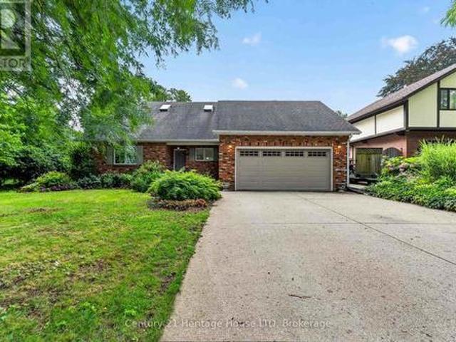 6254 Gore Street, Niagara Falls Stamford, ON, L2J 4G5 house for sale | Listing ID X13616 | Royal LePage