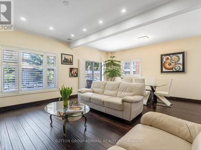 626 College Manor Drive, Newmarket, ON, L3Y 8M7 house for sale | Listing ID N13492 | Royal LePage