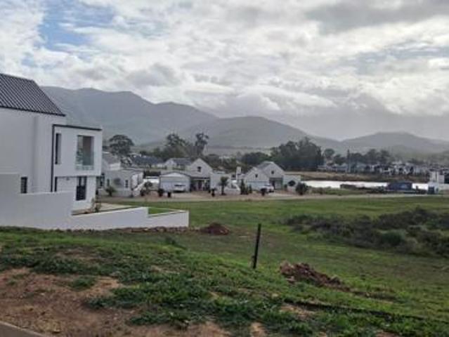 628 m² Land available in Robertson