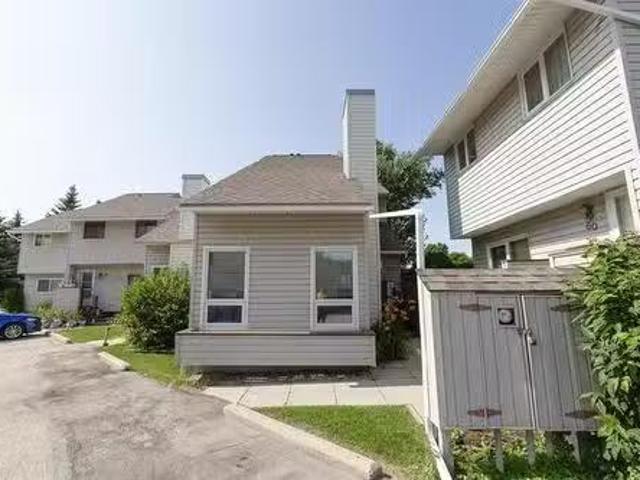 62 151 Greenway Cr, Winnipeg, MB, R2Y 2G7 townhouse for sale.