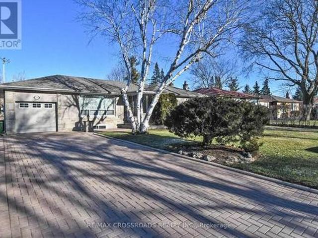 62 Transwell Avenue, Toronto, ON, M2R 2K2 house for sale | Listing ID C13058 | Royal LePage