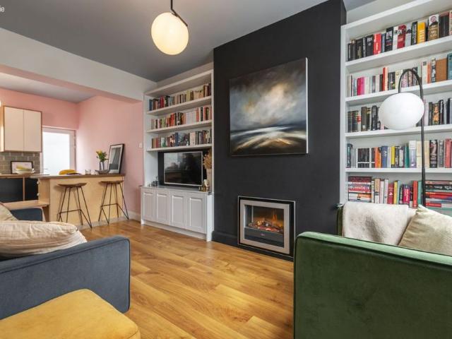 62 Carlingford Parade, Grand Canal Dock, Dublin 2