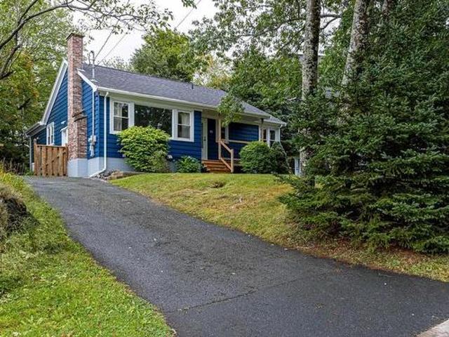 62 Douglas Crescent, Halifax, NS, B3M 3E3 house for sale | Listing ID 202621 | Royal LePage
