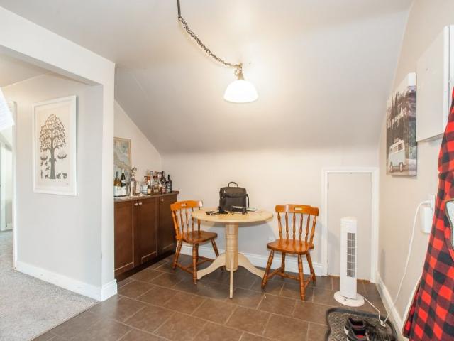 62 Garet St, St. Catharines All Inclusive 1 Bed + Den Apartment