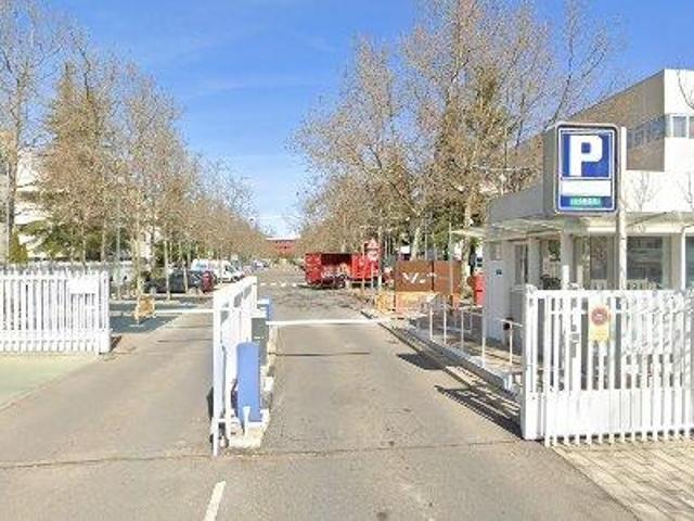 62 m2 office space for rent in Tres Cantos