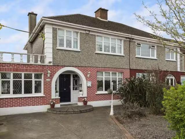 62 Pinewood Avenue, Glasnevin, Dublin 11, D11WV05 is for sale