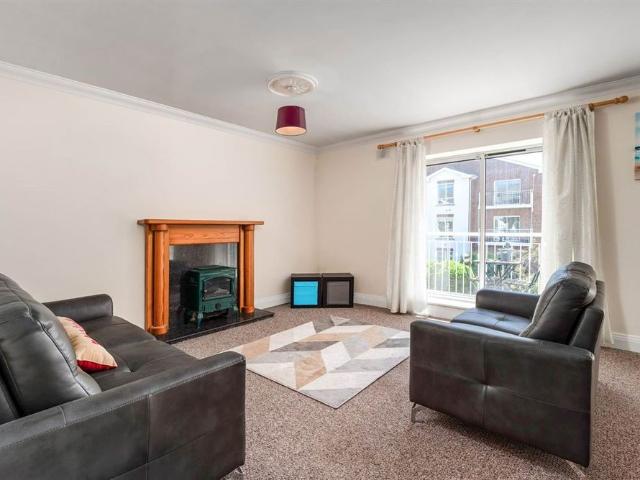 62 St James Wood, Dublin 8