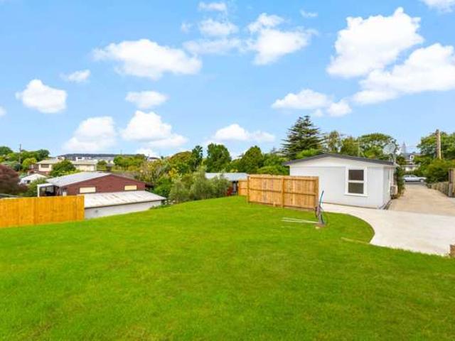 62B McLeod Road, Te Atatu South, Waitakere City