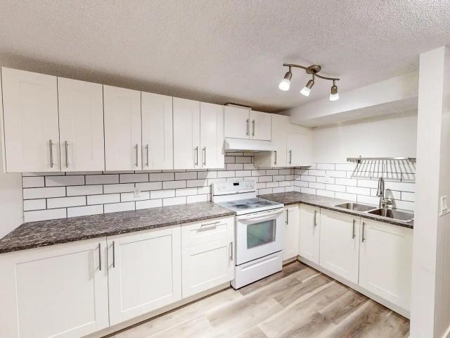 6329 24 Ave Ne Lowr