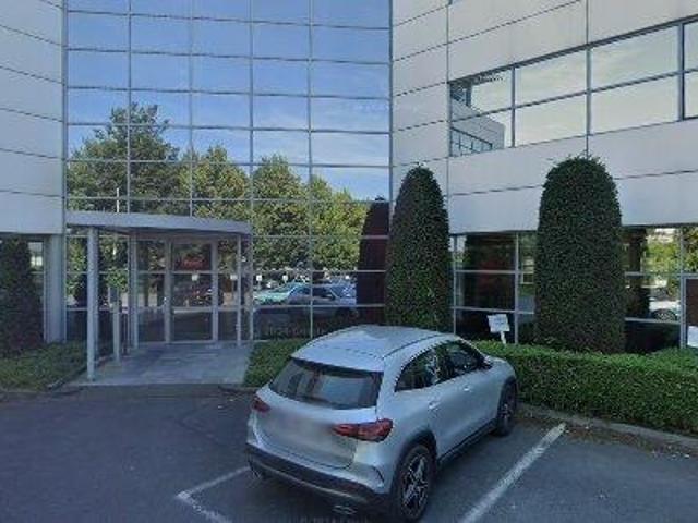 632 m2 office space for rent in Wemmel