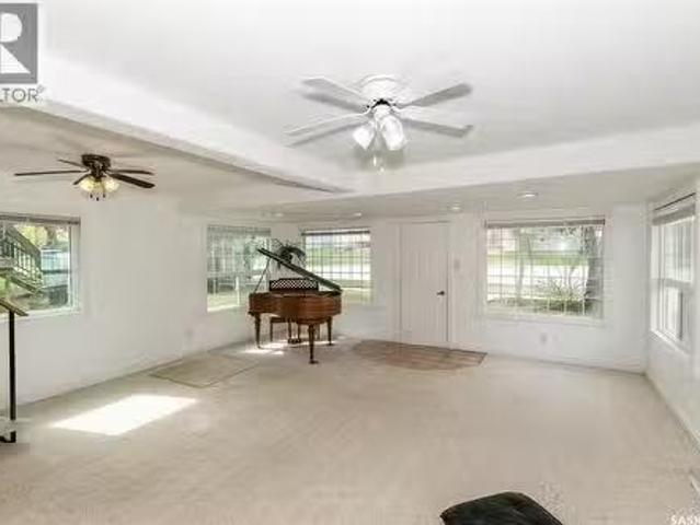 632 Saskatchewan Avenue, Kerrobert, SK, S0L 1R0 house for sa.