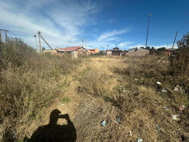 634 m² Land available in Roodewal