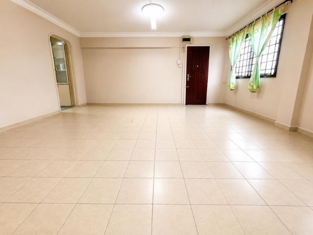 634 Yishun Street 61 HDB Apartment For Sale, $550,000, 3 Bed 2 Bath 1,119 sqft $492.00 psf
