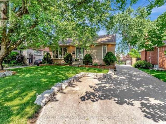 635 Inverness Avenue, Burlington, ON, L7T 3S9 house for sale | Listing ID W12269 | Royal LePage