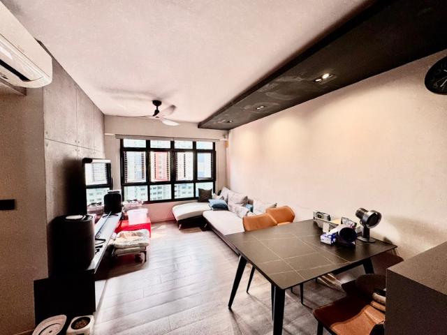 635B Senja Road HDB Apartment For Sale, $698,000, 2 Bed 2 Bath 1,001 sqft $697.00 psf