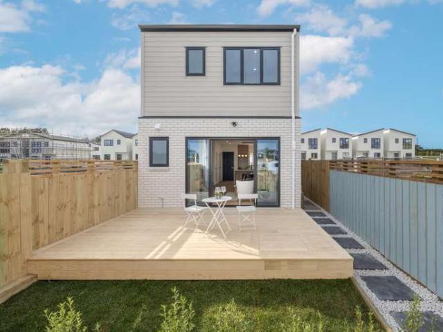 636 Kerepi Street, Westgate, Waitakere City