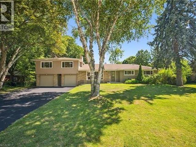 636 Iroquois Avenue, Ancaster, ON, L9G 3B4 house for sale | Listing ID 40852 | Royal LePage