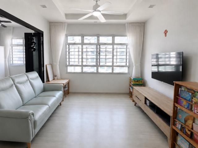 636B Senja Parc View HDB Apartment For Sale, $698,000, 3 Bed 2 Bath 990 sqft $705.00 psf
