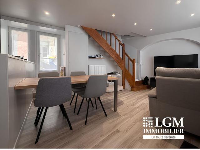 63730 LES MARTRES DE VEYRE, maison de bourg entièrement rénovée – 71 m², 3 pièces –
