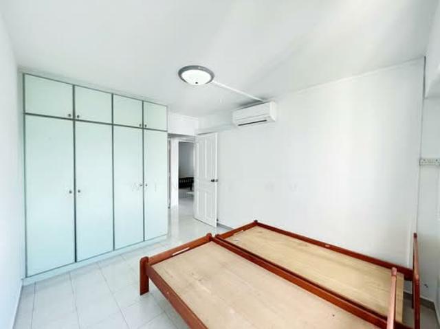 637 HOUGANG AVENUE 8