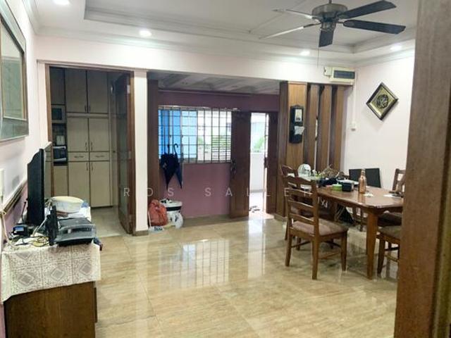 637 Veerasamy Road HDB Apartment For Sale, $800,000, 3 Bed 2 Bath 1,173 sqft $682.00 psf