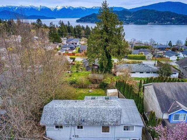638/640 Wyngaert Road, Gibsons, BC, V0N 1V9 house for sale | Listing ID R2980 | Royal LePage