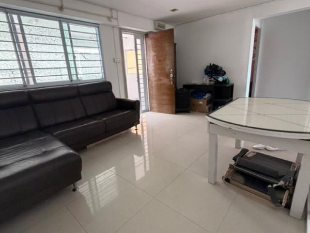639 Yishun Street 61 HDB Apartment For Sale, $519,999, 3 Bed 2 Bath 904 sqft $575.00 psf