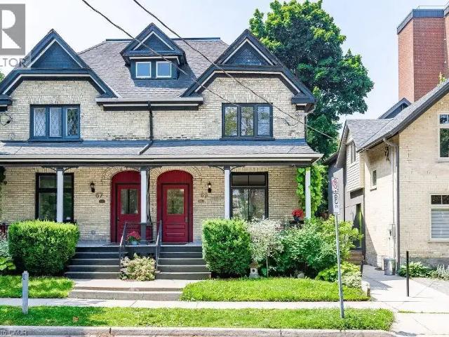 67 AHRENS Street W