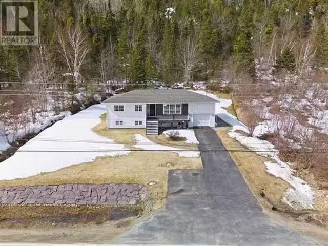 67 Jr Smallwood Boulevard, Gambo, NL, A0G 1T0 house for sale.