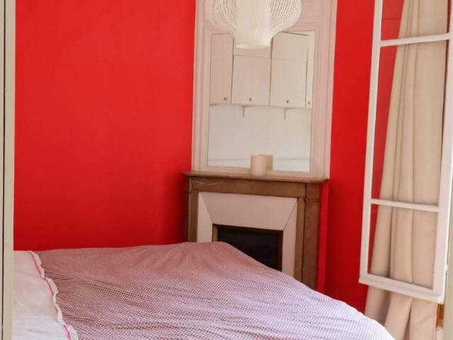 67m charming apartment in Montmartre Area 2 bedrooms & Living room loyer tout inclus