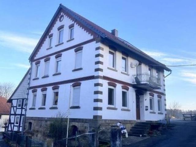 6400qm mit 2 Häusern und Nebengebäuden