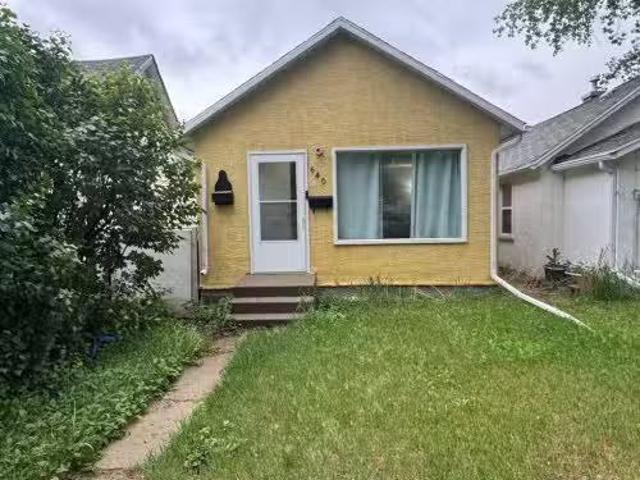 640 12 Street North, Lethbridge, AB, T1H 2H1 house for sale.