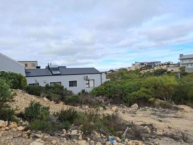 640 m² Land available in Struisbaai