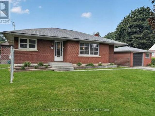 6427 Carlton Avenue, Niagara Falls Dorchester, ON, L2G 5K1 house for sale | Listing ID X13584 | Royal LePage