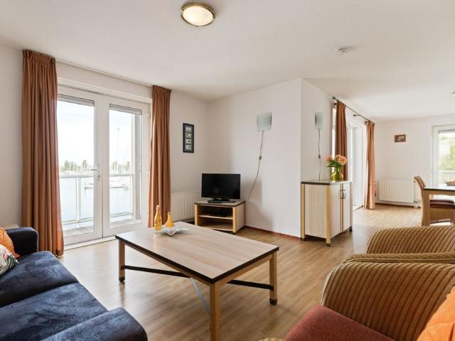 644L Lovely apartment with balcony, harborview