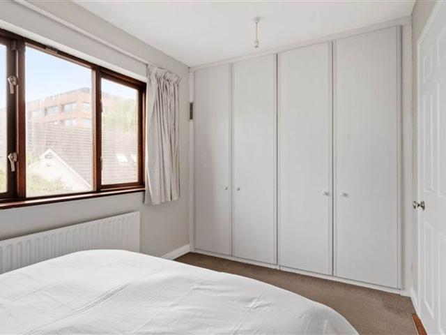 645,000 | The Lodge, 80 Lansdowne Park, Ballsbridge, Dublin 4 Allen & Jacobs 5000 MyHome. Ie Residential