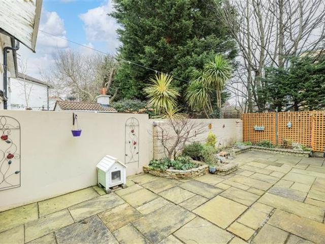 645,000 | 22 the crescent, griffith downs, drumcondra, dublin 9 movehome estate agents 4982 myhome. Ie Residential